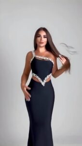 Kadın Komuz Ve Bel Dokelteli Taş Detay Dalgıç Kumaş Elbise