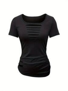 Kadın Kısa Kollu Yakası Açık Lazer Kesik Detaylı Viskon Bluz - Görsel 4