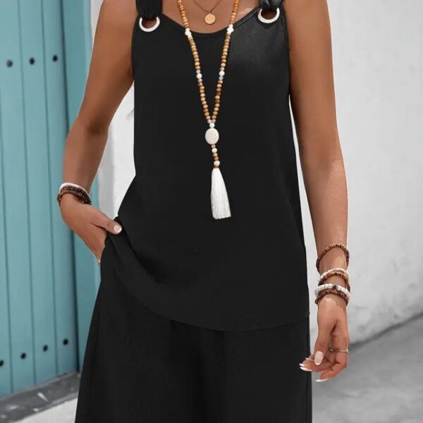 Kadın Askılı Yuvarlak Yaka Kuş Gözü Detaylı Bürümcük Bluz Ve Short Ikili Takım