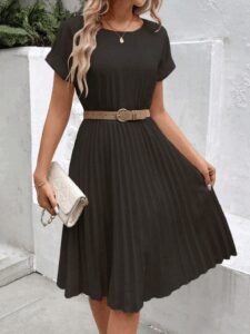 Kadın Kısa Kollu Yakası Açık Belden Lastikli Pileli Kısa Ithal Krep Elbise