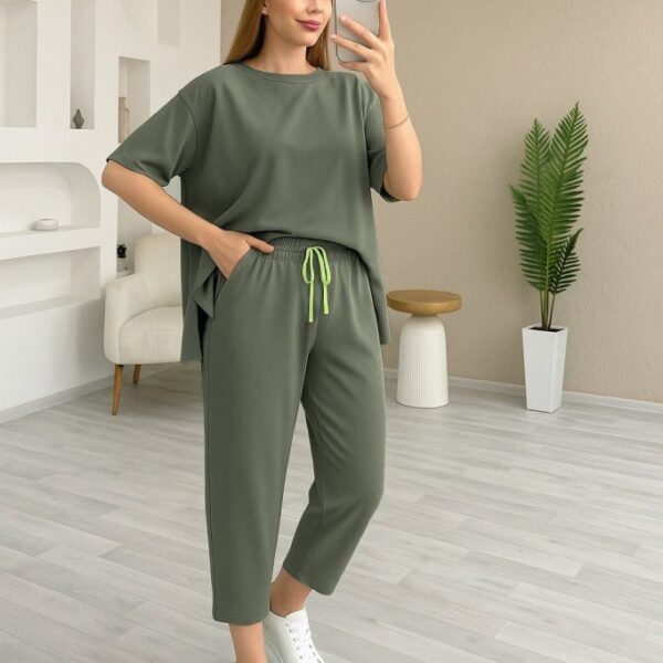 Kadın Kısa Kollu Bisiklet Yaka Viskon Iki Iplik Bluz Ve Pantolon Ikili Takım