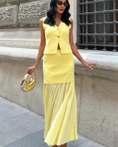 Yelekli Ve Pilise Etekli Triko Takım 10001