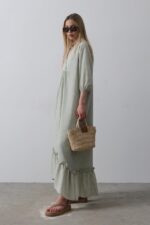 Çizgili Oversize V Yaka Elbise - Görsel 4