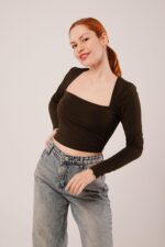 Kare Yaka Basic Kahverengi Bluz - Görsel 4
