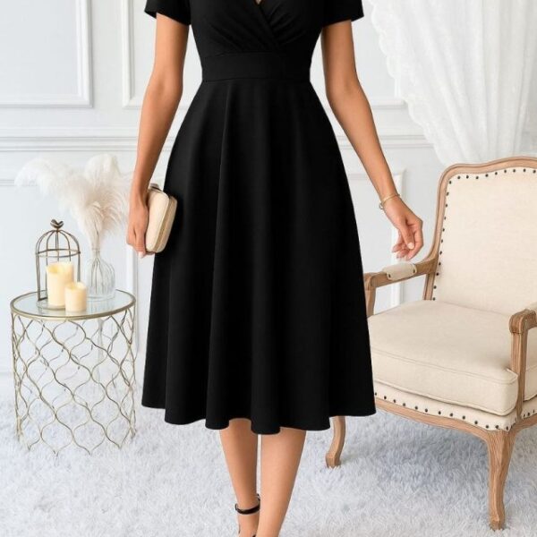 Kadın Kruvaze Yaka Kısa Kollu Midi Boy Krep Kumaş Elbise