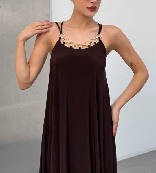 Kadın Omuz Askılı Kuş Gözü Zincir Detay Sandy Kumaş Maxi Boy Elbise