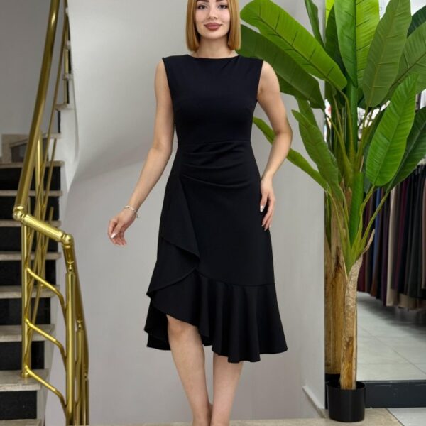 Kadın Sıfır Kollu Belden Büzgülü Eteği Volanlı Asimetrik Kesim Midi Janjan Krep Elbise