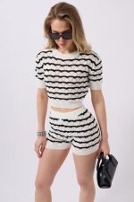 Örgü Detay Çizgili Crop Bluz - Görsel 4
