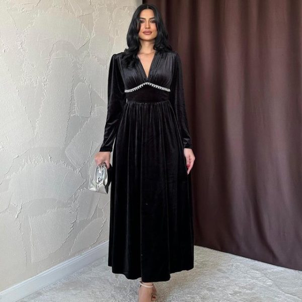 Siyah Göğüs Altı Taşlı Elbise