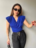 Kadın V Yaka Vatka Detay Kolsuz Dökümlü Bluz - Görsel 2