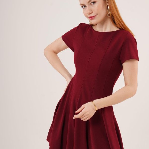 Önden Dikiş Detaylı Çan Model Bordo Elbise