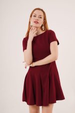 Önden Dikiş Detaylı Çan Model Bordo Elbise - Görsel 3