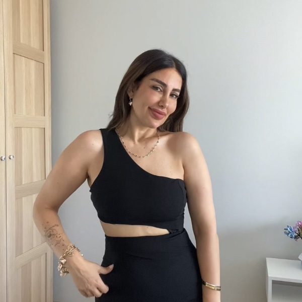 Kadın Asimetrik Kesim Sırt Ve Göbek Dekolteli Diz üstü Fırsat ürün Elbise