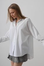 Geniş Manşet Detaylı Gömlek