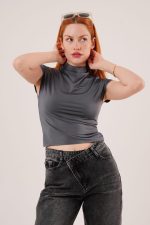 Boğazlı Parlak Kumaş Antrasit Crop - Görsel 3