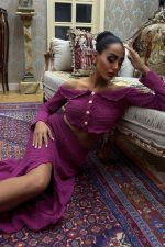 Madonna Yaka Derin Yırtmaç Etekli Şık Triko Takım 10099 - Görsel 8