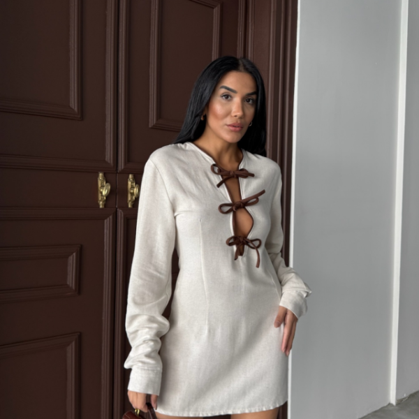 KISA ELBİSE ÖN BİYE BAĞLAMA DETAYLI