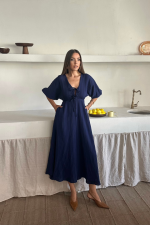 V YAKA DÖKÜMLÜ ELBİSE