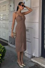 Göğsü Aksesuarlı Önü Yırtmaçlı Elbise 2899 - Görsel 2