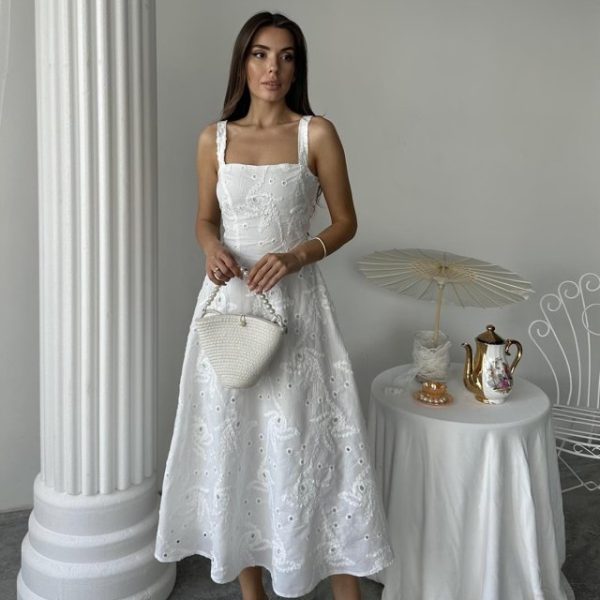 Beyaz Arkası Korse Detaylı Uzun Elbise