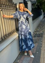 Kadın Uzun Kollu Bisiklet Yaka Geometrik Desen Baskılı Kuşak Dahil Maxi Boy Elbise - Görsel 2