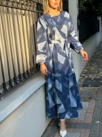 Kadın Uzun Kollu Bisiklet Yaka Geometrik Desen Baskılı Kuşak Dahil Maxi Boy Elbise - Görsel 4