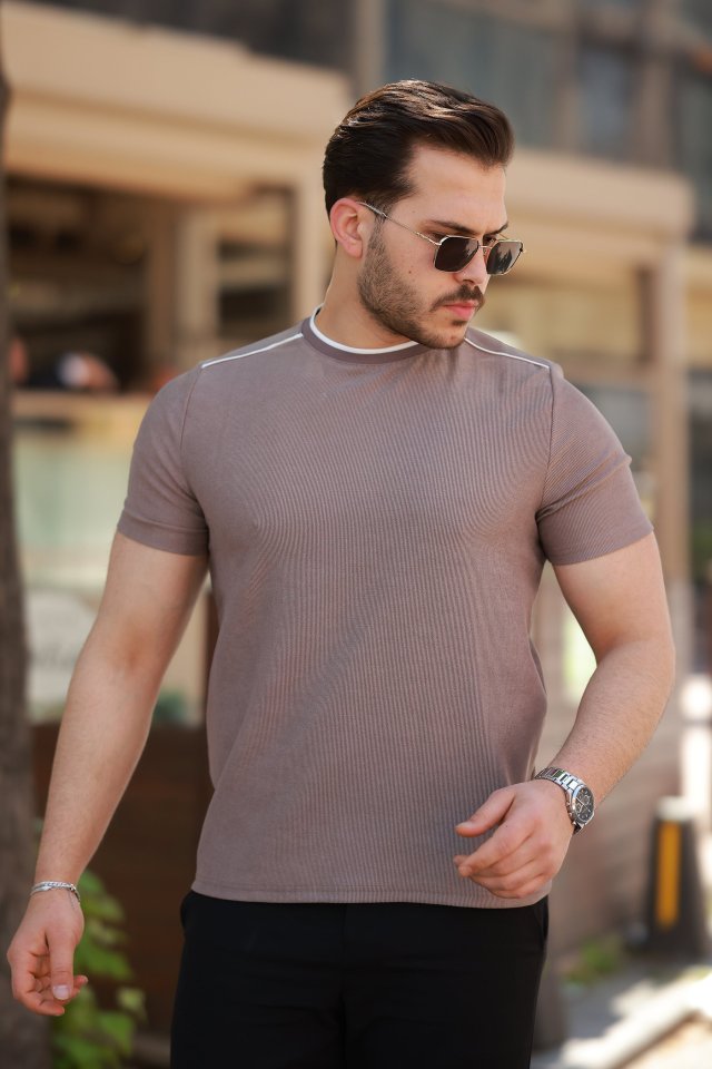 33ece192e9ee26d1d12d5cdb6bda57a8_72663-0.jpg Erkek Omuzlar çizgi Detaylı Kısa Kollu T-shirt - Görsel 1