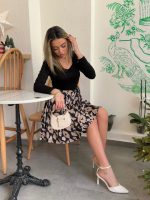 Kadın Uzun Kollu Kare Yaka Viskon Bluz Alt Süprem Baskılı Belden Kuşaklı Kısa Elbise - Görsel 4