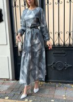 Kadın Uzun Kollu Bisiklet Yaka Geometrik Desen Baskılı Kuşak Dahil Maxi Boy Elbise - Görsel 6