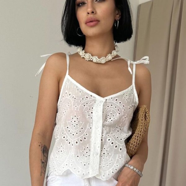 Beyaz Bağcıklı Brode Bluz