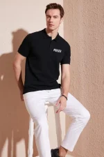 Yakası Düğmeli Yakalı Pike Baskılı T-Shirt - Görsel 3