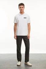 Yakası Düğmeli Yakalı Pike Baskılı T-Shirt